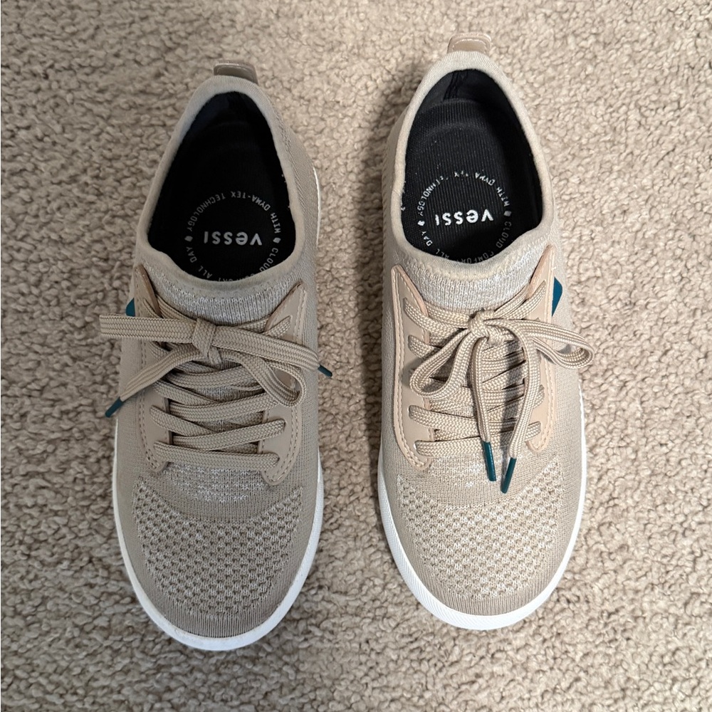Vessi Weekend Classic Beige Sneakers